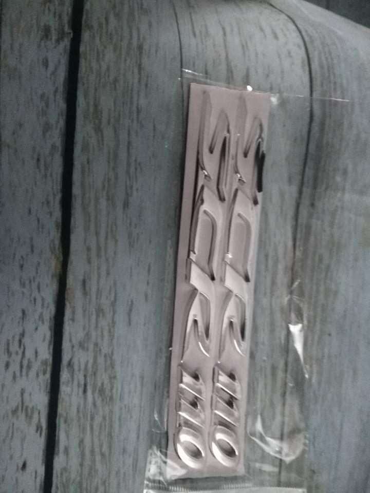 bộ tem decal chữ SCR 110 nổi