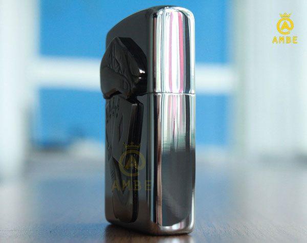 Bật lửa Zippo bàn tay chơi bài 29396