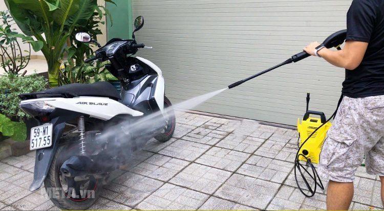 Máy rửa xe Karcher K2 Compact 1400W