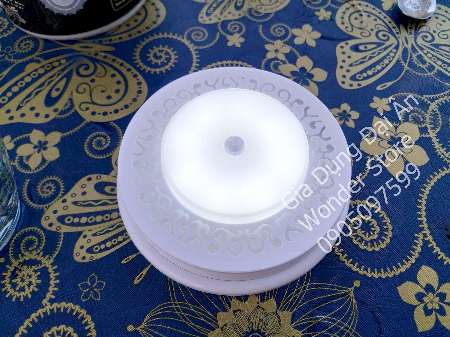 Đèn cảm biến chuyển động trong đêm LED Motion-Activated Night Light