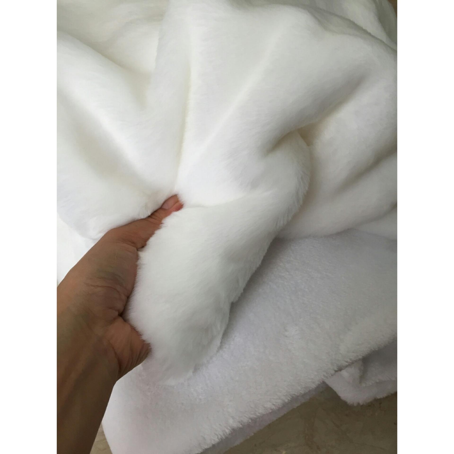 Thảm lông chụp hình màu trắng (lông ngắn) mẫu 2 size 80cmx100cm