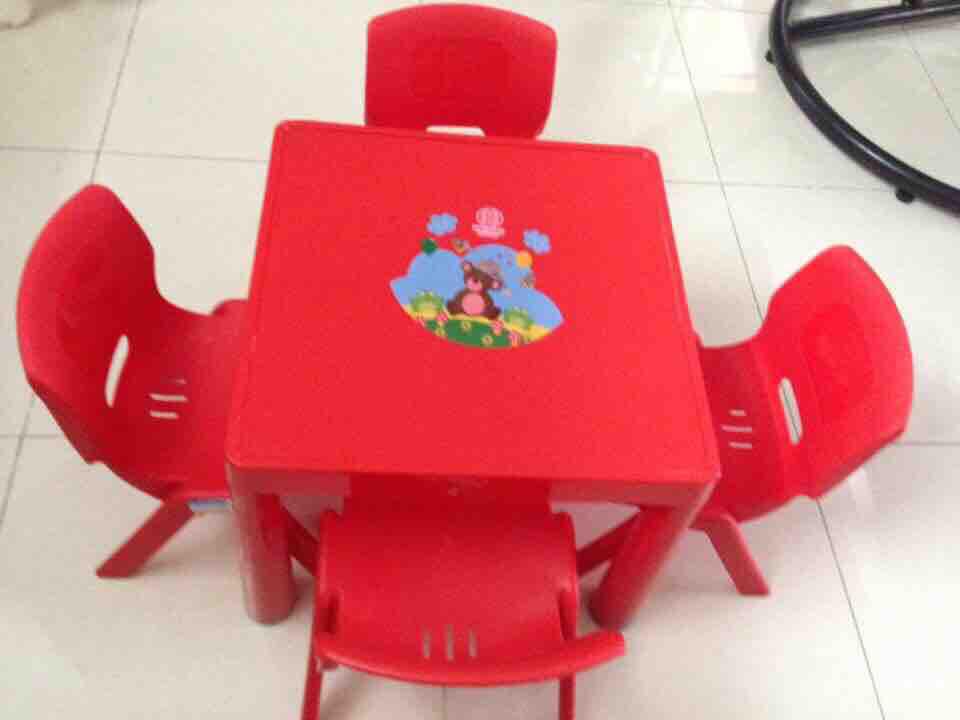 Bàn ghế trẻ em nhựa Việt Nhật