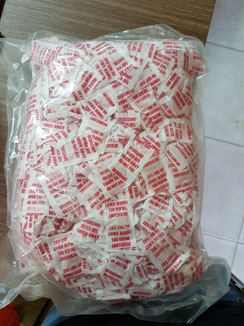 Silica gel  1 gram