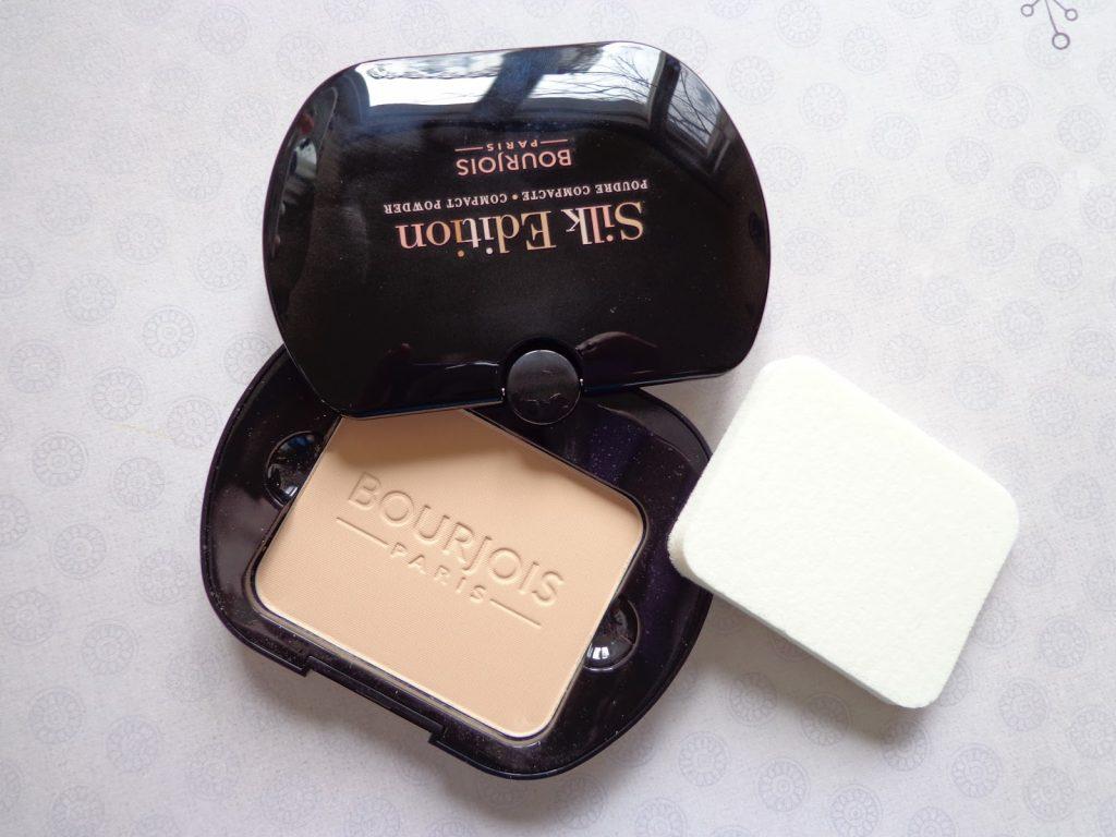 Phấn Phủ Bourjois Silk Edition Compact Powder Màu 51 Porcelain