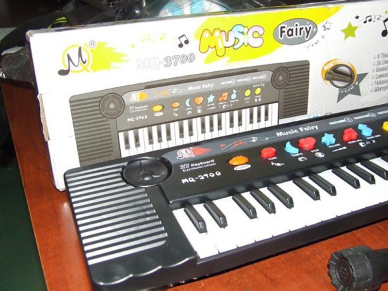 Đồ chơi trẻ em đàn organ có mic cho bé tập hát (Đen)