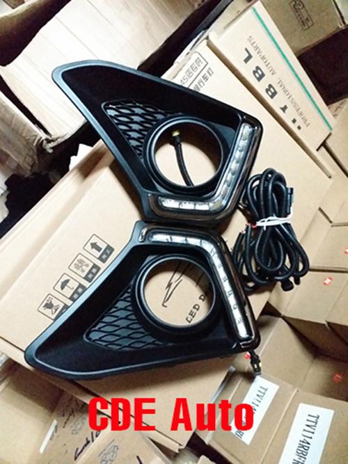 Bộ ốp  máng led gầm xe i10 Hatbach