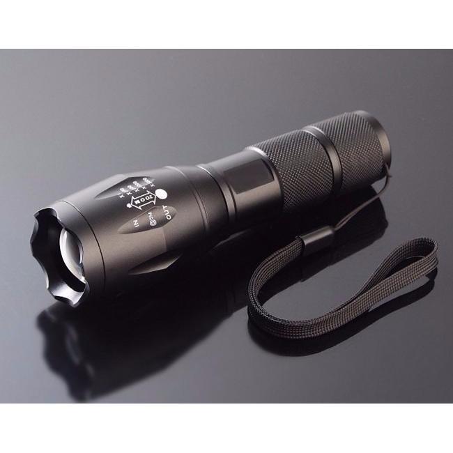 Đèn pin siêu sáng cầm tay tiện dụng XML-T6 (Màu ngẫu nhiên)