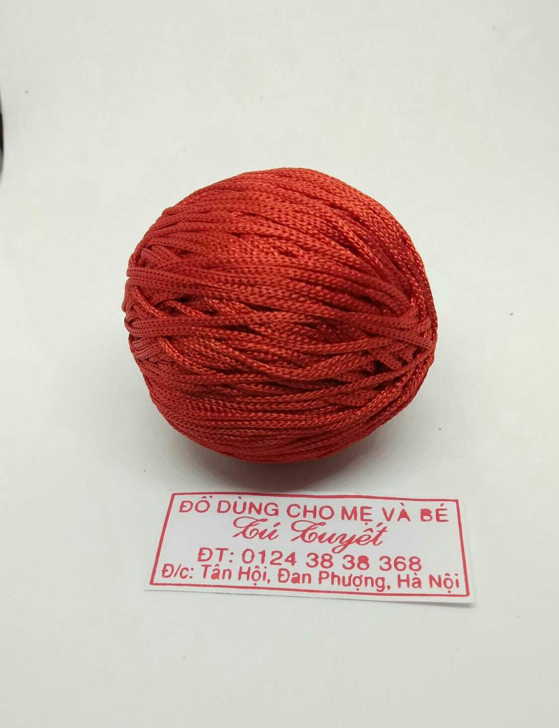 MỘT CUỘN DÂY DÙ ĐỎ