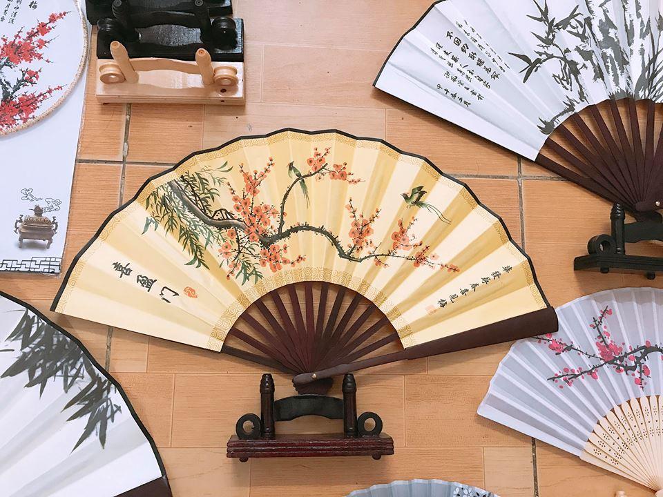 Quạt cổ trang Nam quạt nan gỗ
