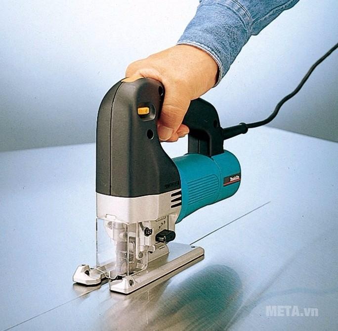 Máy cưa lọng Makita 600W
