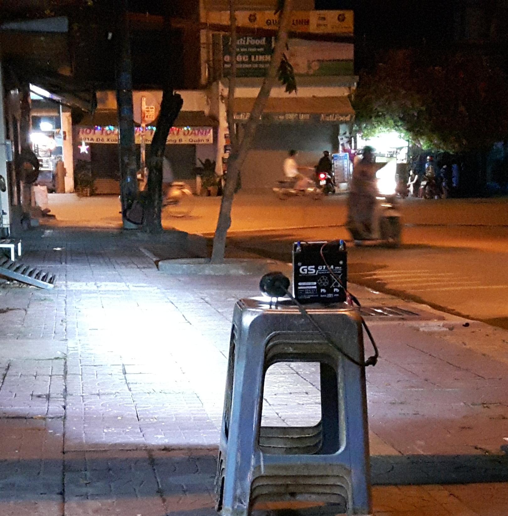 Đèn pha Led trợ sáng L4x + Tặng công tắc tròn ON OFF - Test ánh sáng thật. - Phụ Tùng Bosch Chính Hãng