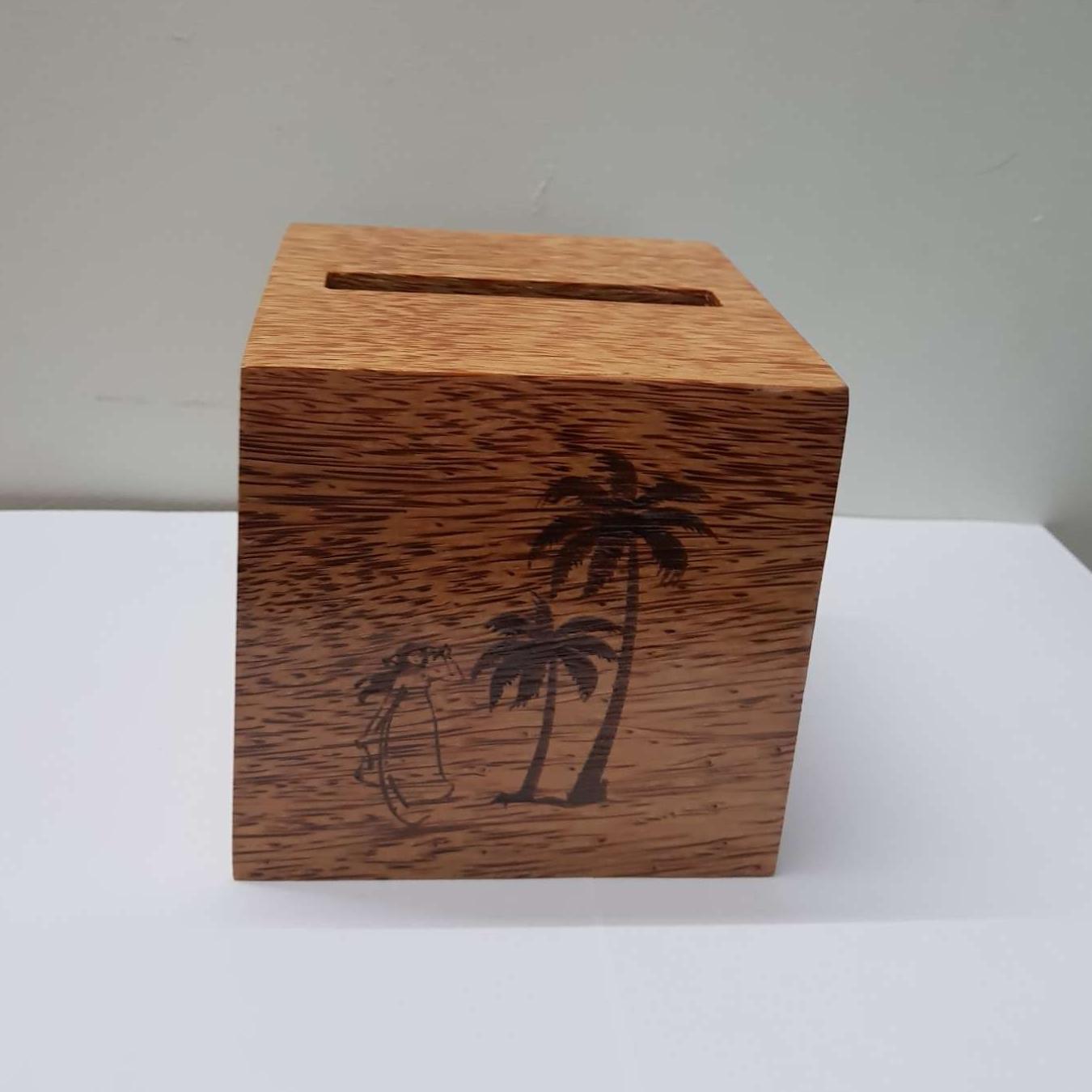 Hộp đựng khăn giấy vuông gỗ dừa ( khe dài)