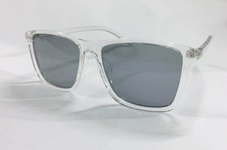 Mắt kính gọng nhựa trong suốt màu xám đen như hình