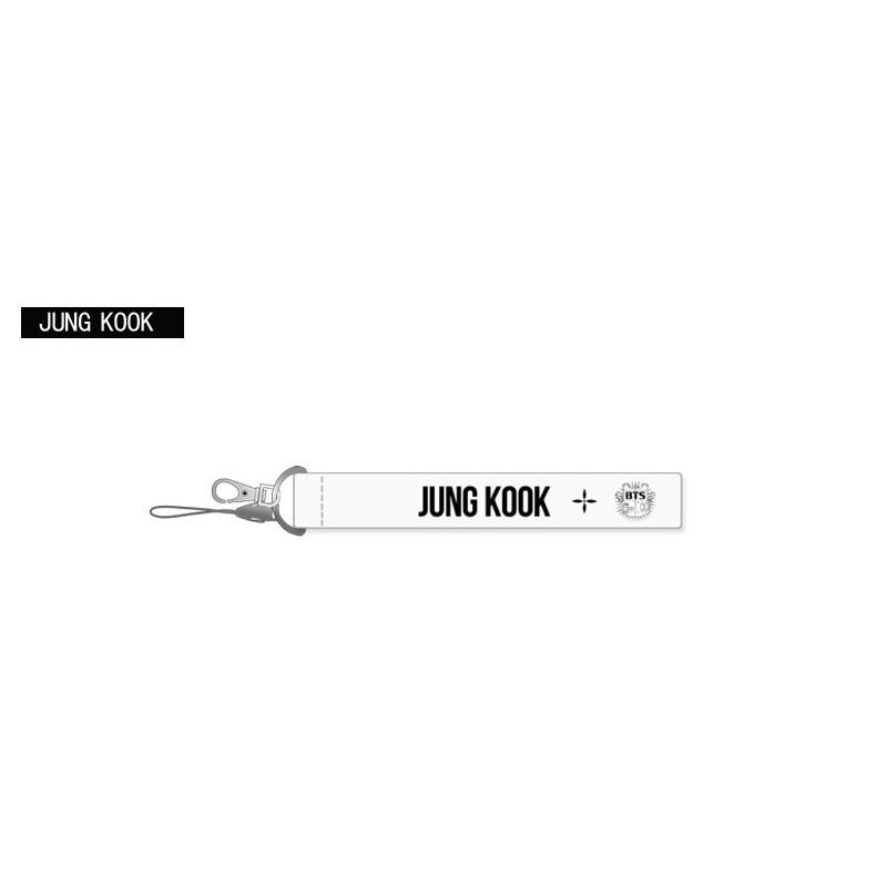 Nametag BTS trắng