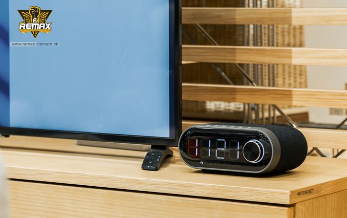 Loa Bluetooth kiêm đồng hồ báo thức Remax RB-M26