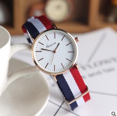 Đồng hồ dây vãi kiểu thời thượng nữ tính