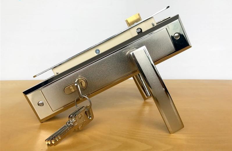 Khóa Cửa Việt Tiệp Tay Gạt 04908 (Cửa Chính)