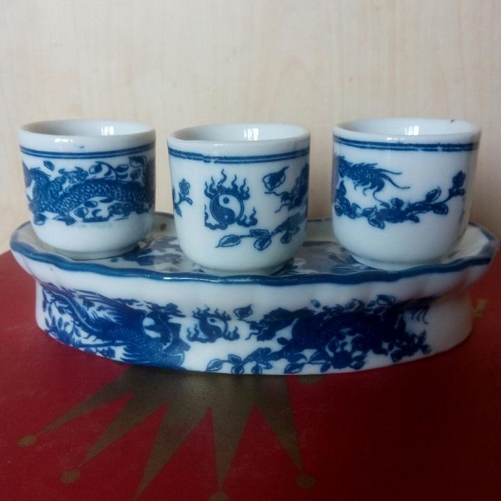 Bộ kỷ ban thờ 3 chén, gốm sứ Bát Tràng
