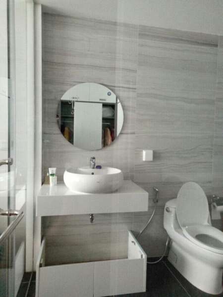 Gương phòng tắm phôi Bỉ \"lệ rơi\".