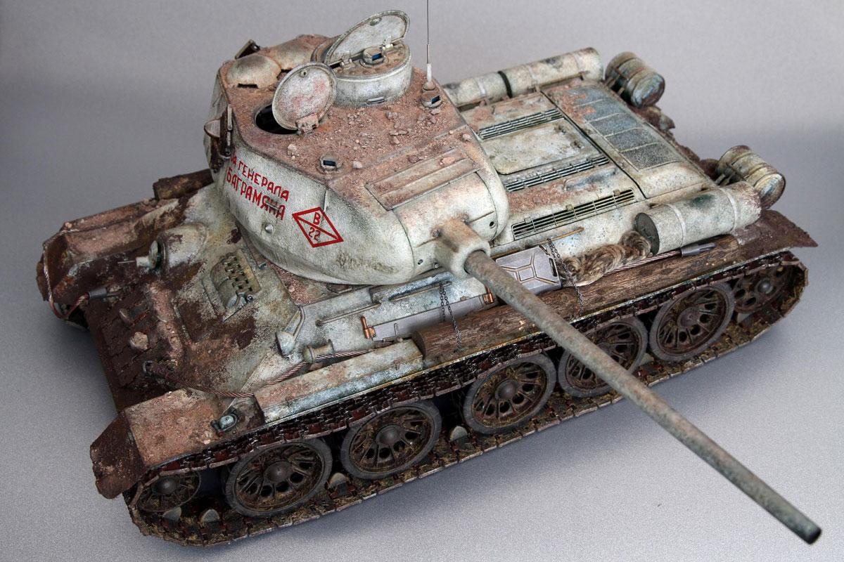 Mô hình lắp ráp - xe tăng T-34/85 MODEL1944