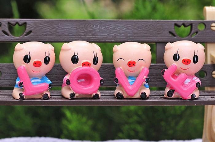 Bộ tượng 4 heo con chữ Love