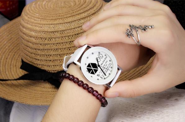 (Extra gift 1 tablets battery worth 20K) watches male female face White Music Group