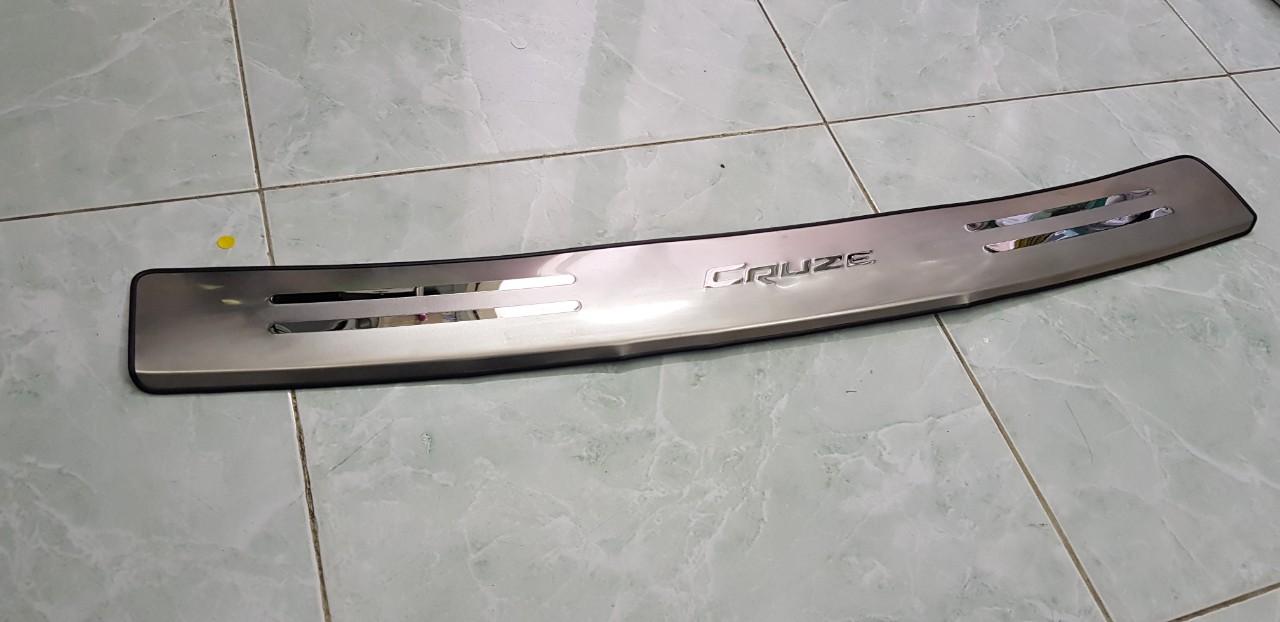 Chống chầy cốp ngoài Chevrolet Cruze