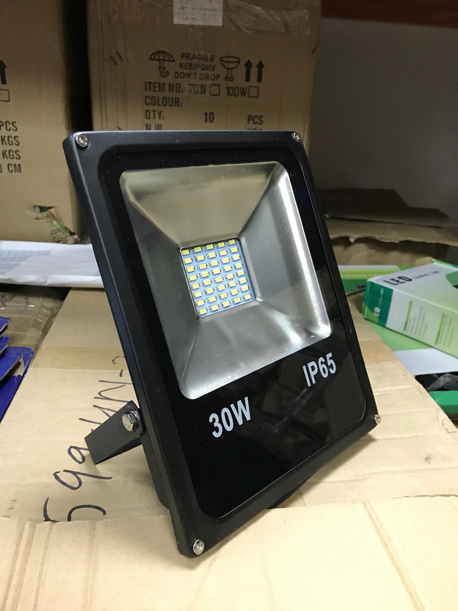 Đèn pha led mỏng chip SMD 30W chất lượng
