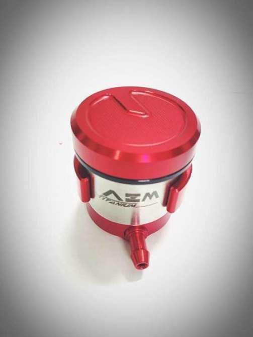 Bình Dầu AEM Titanium (màu Đỏ) + pass bình dầu rizoma