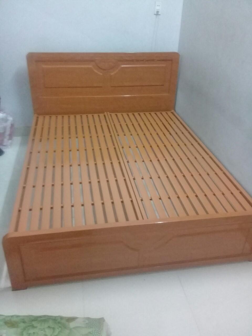 Giường sắt hộp giã gỗ 1m6x2m