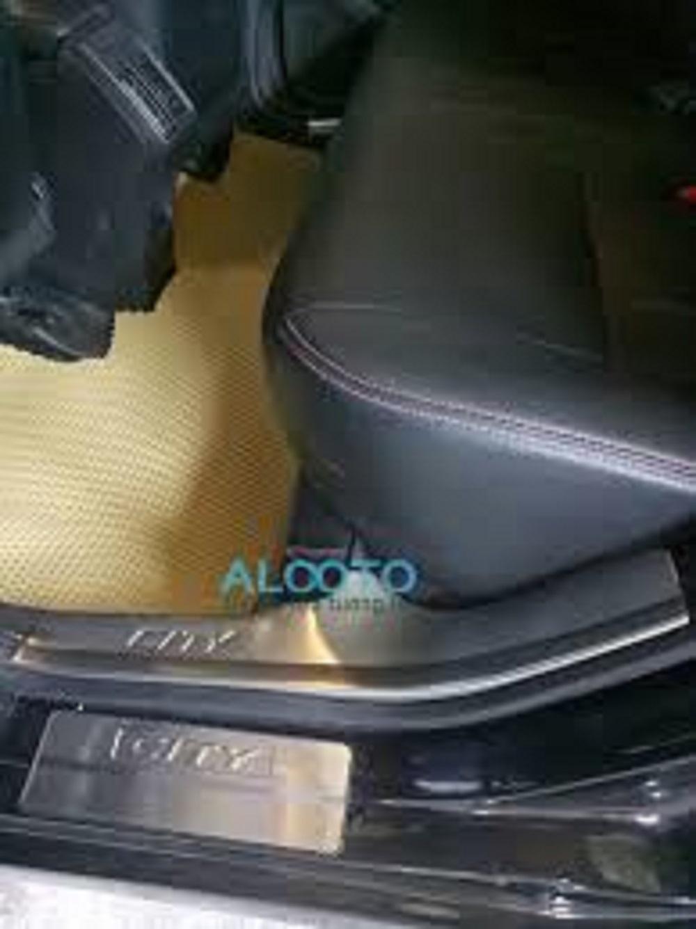 [Hỗ trợ lắp đặt khách Hà Nội] Nẹp bước chân trong Honda City