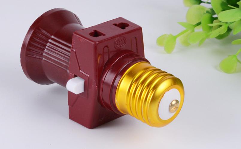 Đầu chia đui xoáy E27 chia ra 2 ổ cắm
