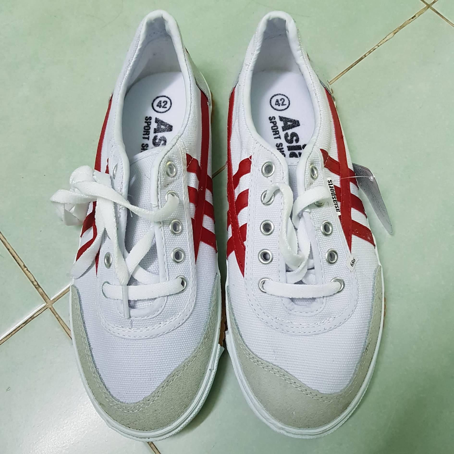 Giày bata sọc đỏ