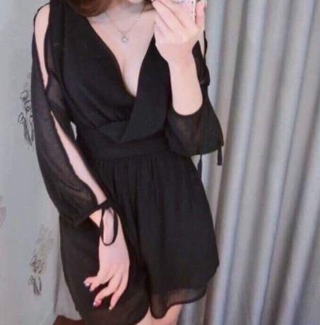 Jump ngắn xẻ tay dài