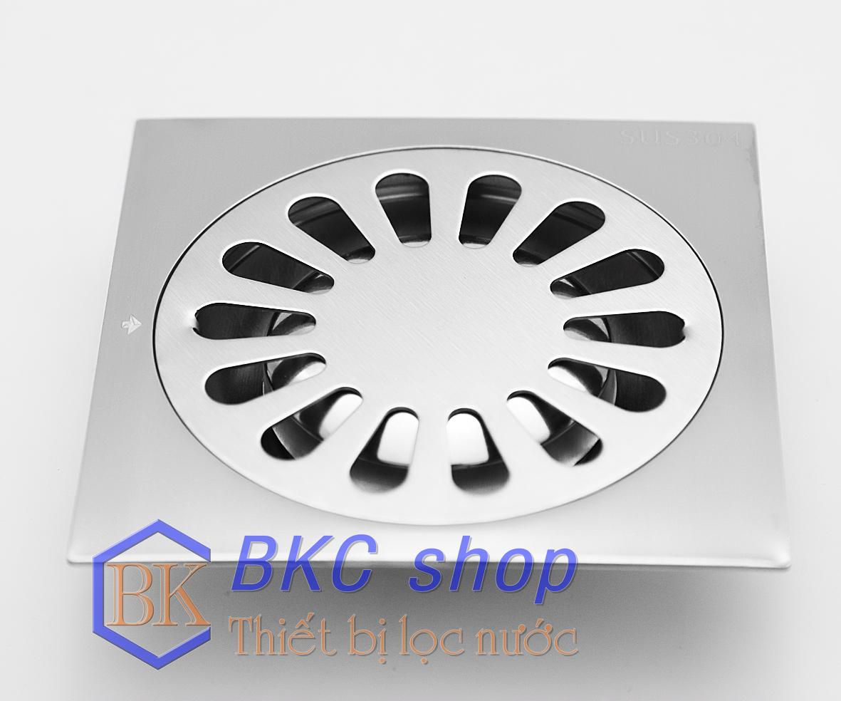 Hố ga thoát sàn chống hôi Inox 304 Sanji 15x15 phi 60 và phi 90 HG04 (Bạc)
