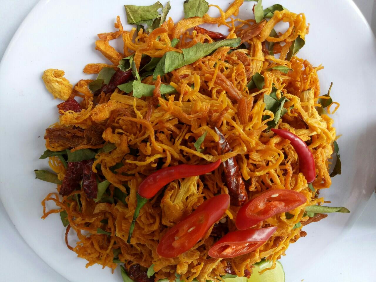 1KG GÀ XÉ CAY LÁ CHANH