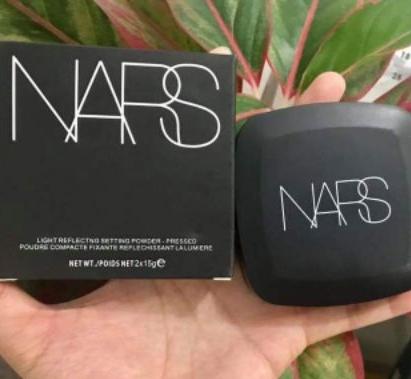 Phấn phủ 2 tầng NArss đen
