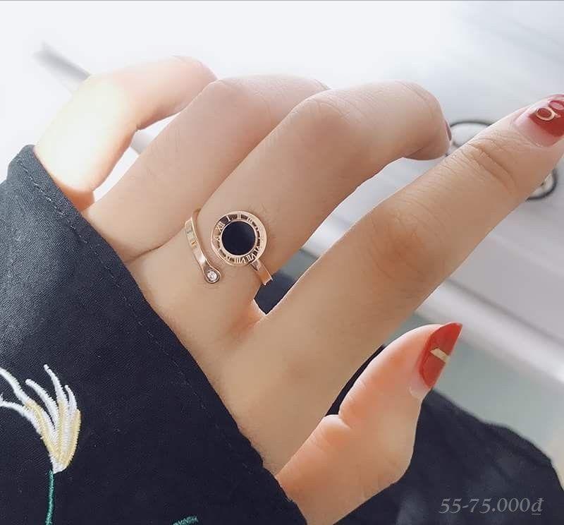 Nhẫn titan mặt số la mã màu vàng hồng