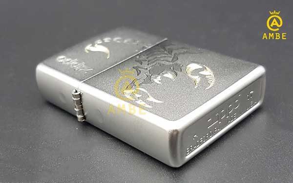 Bật lửa Zippo Satin khắc bọ cạp Zippo ZCN02