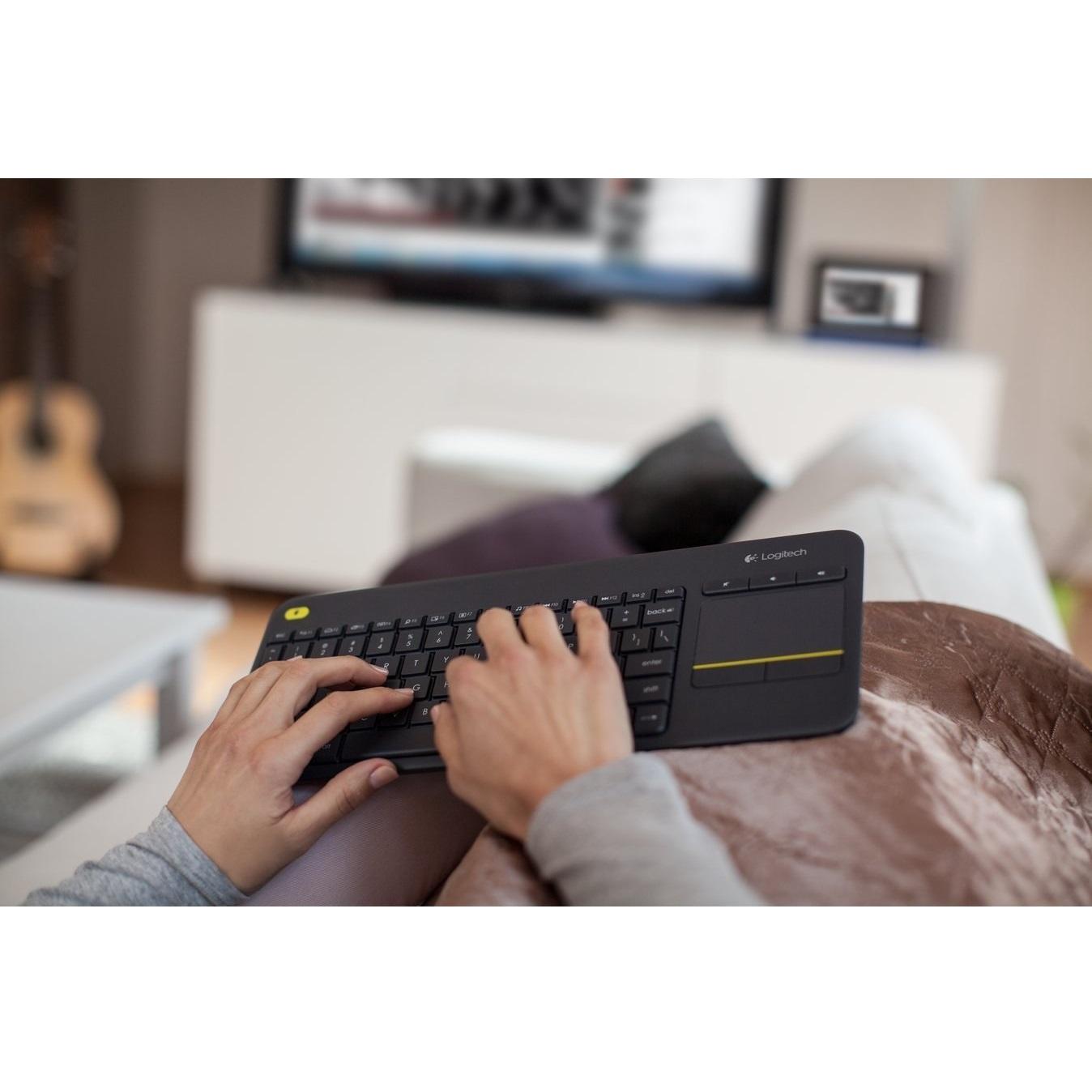 Bàn phím cảm ứng không dây Logitech K400 Plus TV