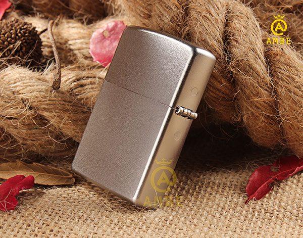 Bật lửa Zippo Satin đại bàng sải cánh 28356