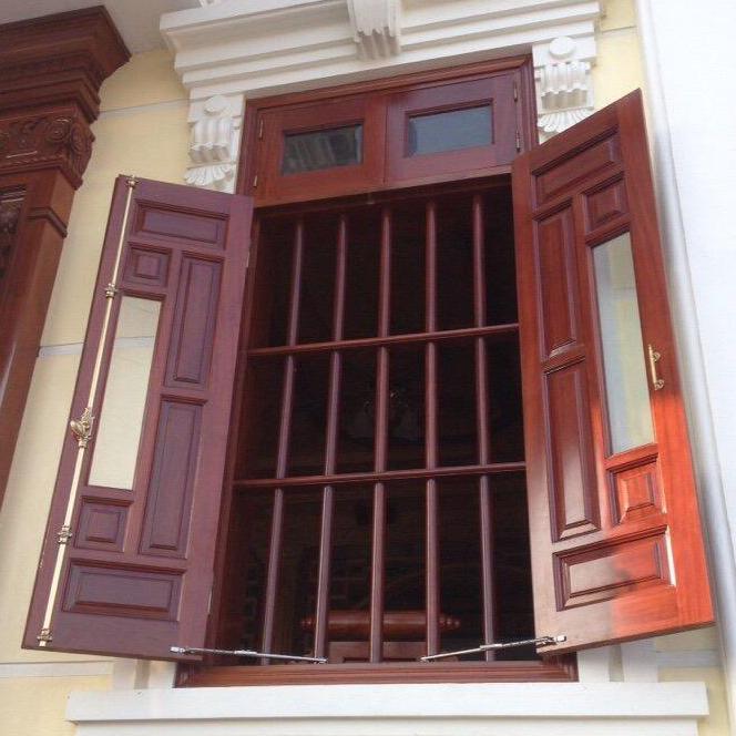 Thanh chống gió cửa sổ màu vàng - 2 cái, thanh chống gió cửa sổ