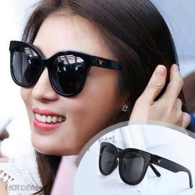 Kính Unisex chữ V gọng lớn