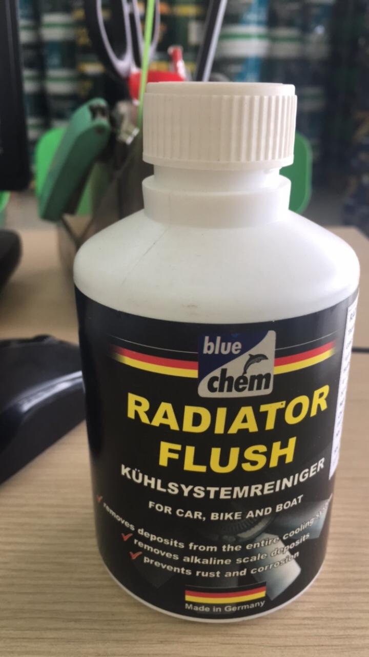 Chai vệ sinh hệ thống làm mát ô tô Bluechem 300ml