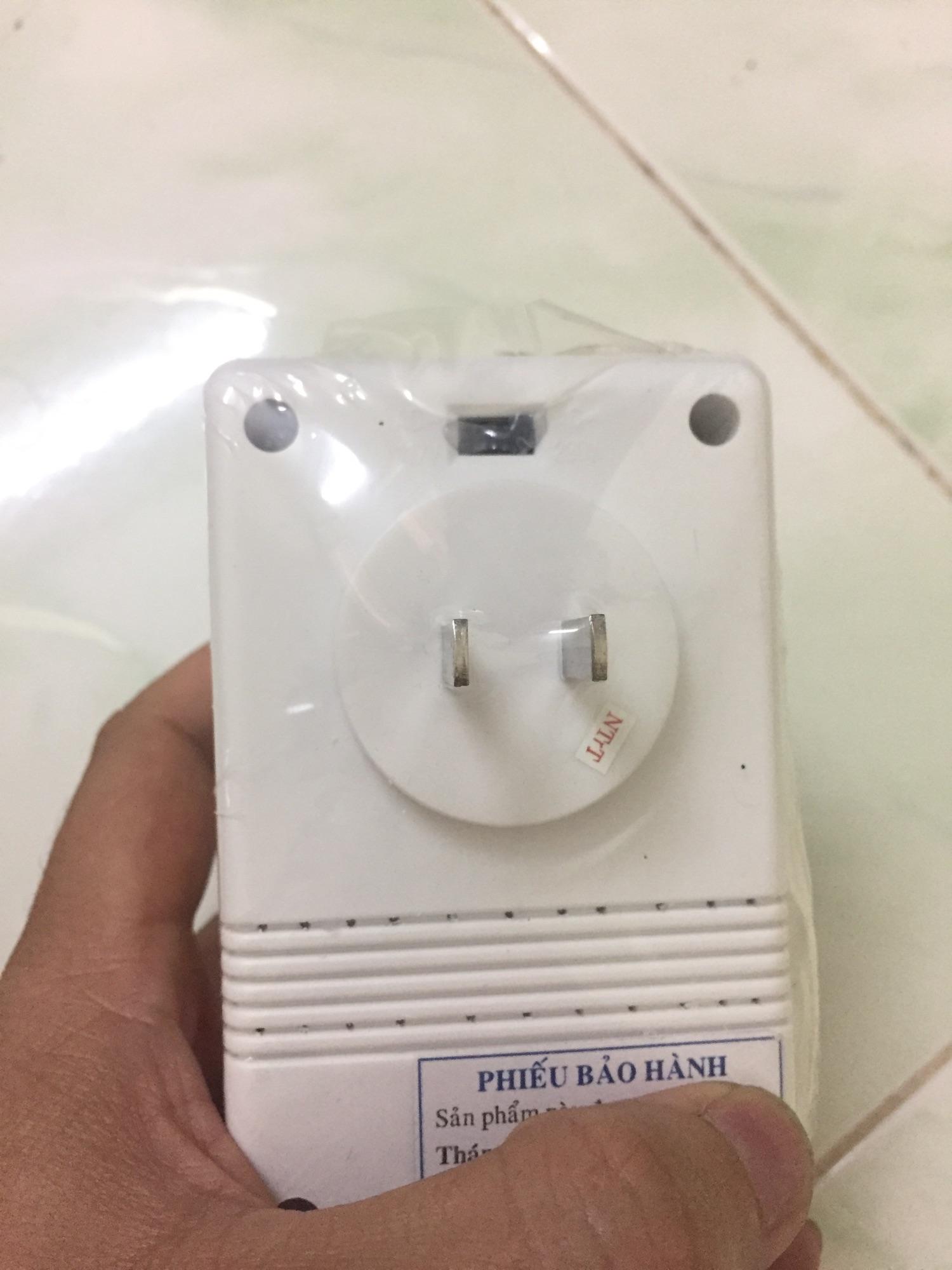 Ổ cắm đổi nguồn điện 220v ra 110v - dạng mini
