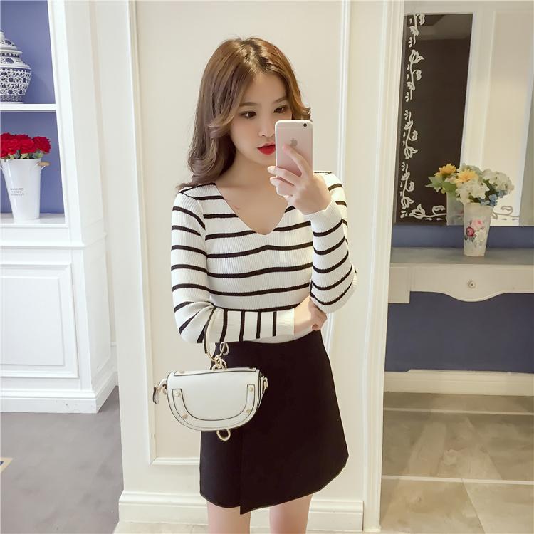Hàng Nhập : ÁO THUN DỆT KIM CỔ TIM , LƯNG PHỐI DÂY ĐAN MODEL – AK 076