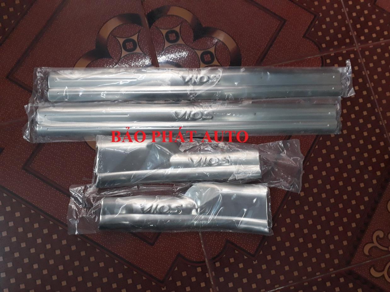 Bậc giẫm trong Toyota Vios..
