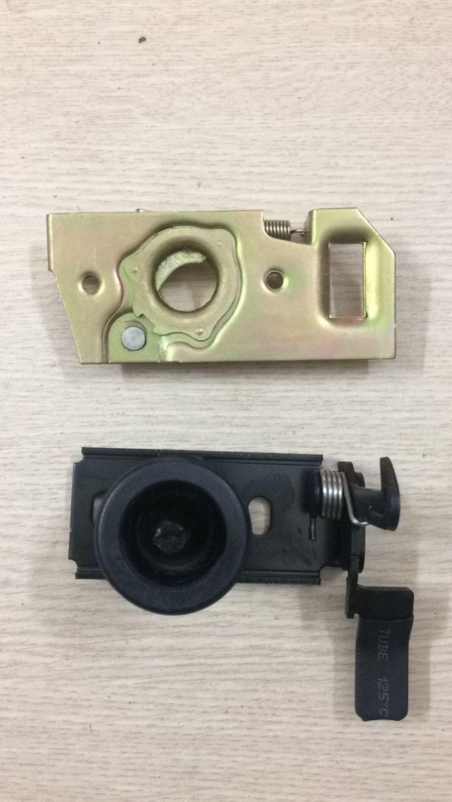 khóa nắp capô Chery QQ3 & Daewoo Matiz