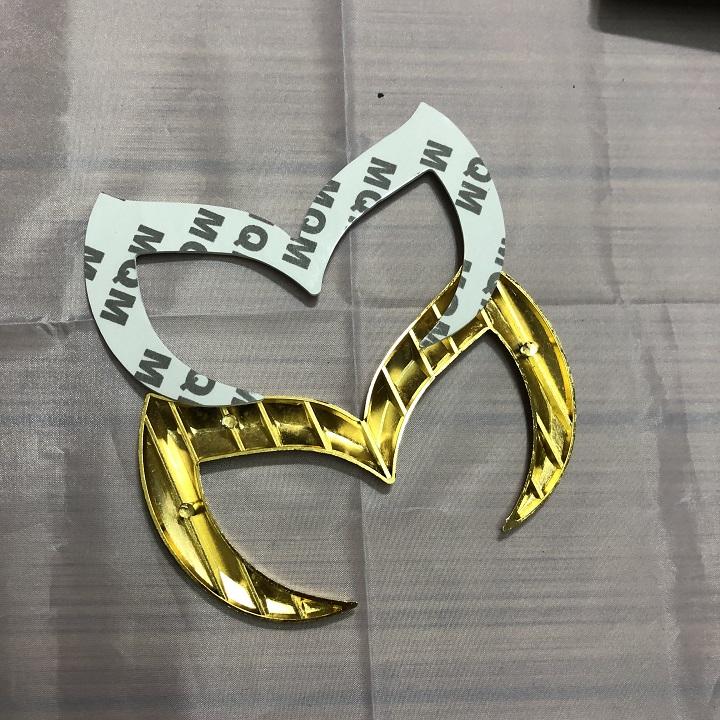 Logo batman gắn xe oto