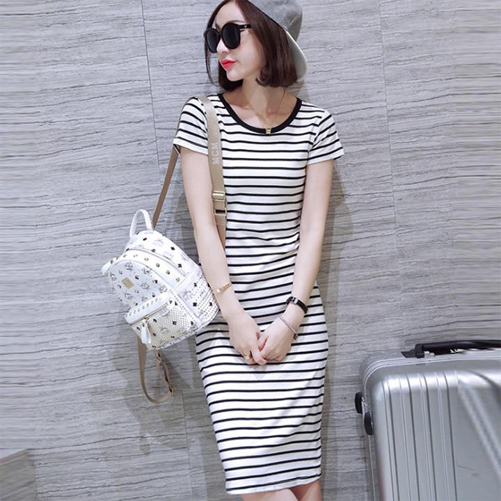 Đầm Suông Sọc Ngang Cổ Tròn